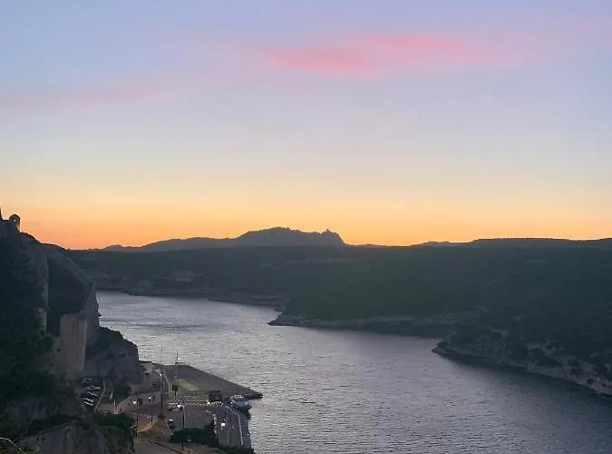 Casa Sirena Centre Citadelle Vue Port Et Falaises Apartman *